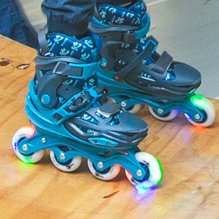 Patins Infantil X-light Azul com Rodas de LED - 68/70mm ou 70/72mm ABEC-9