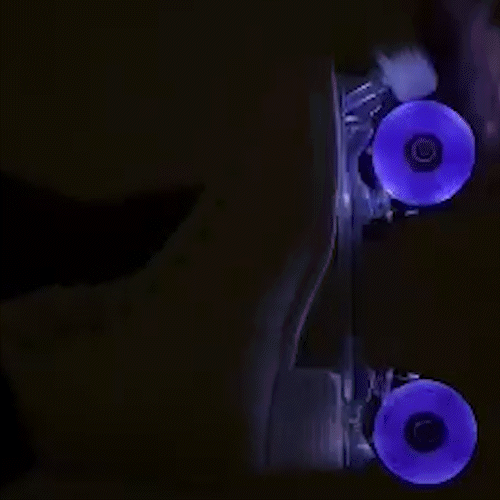 Patins Klassic Branco com Rodas de LED - Roxa